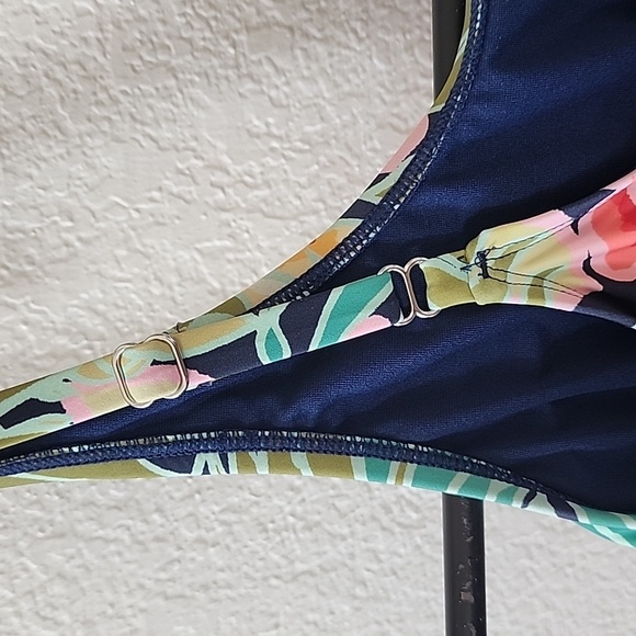 NWT Hurley Women's Swim Suit one-piece floral print Medium - Picture 6 of 6